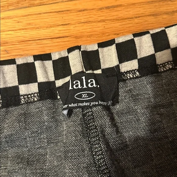 Dressed in Lala Checkered Skirt and Crop Top set size XL - Picture 4 of 9